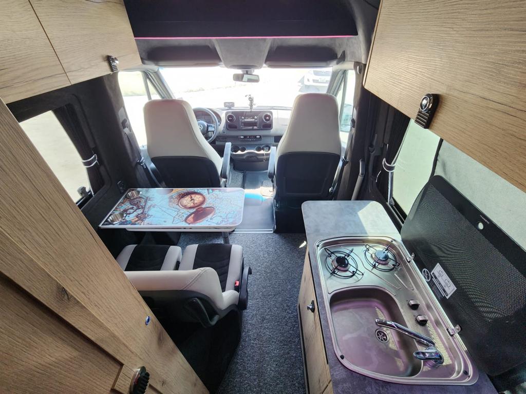 Mercedes-Benz Travel Camper B6 Armored Offroad All Terrain blindé - intérieur, détail du blindage
