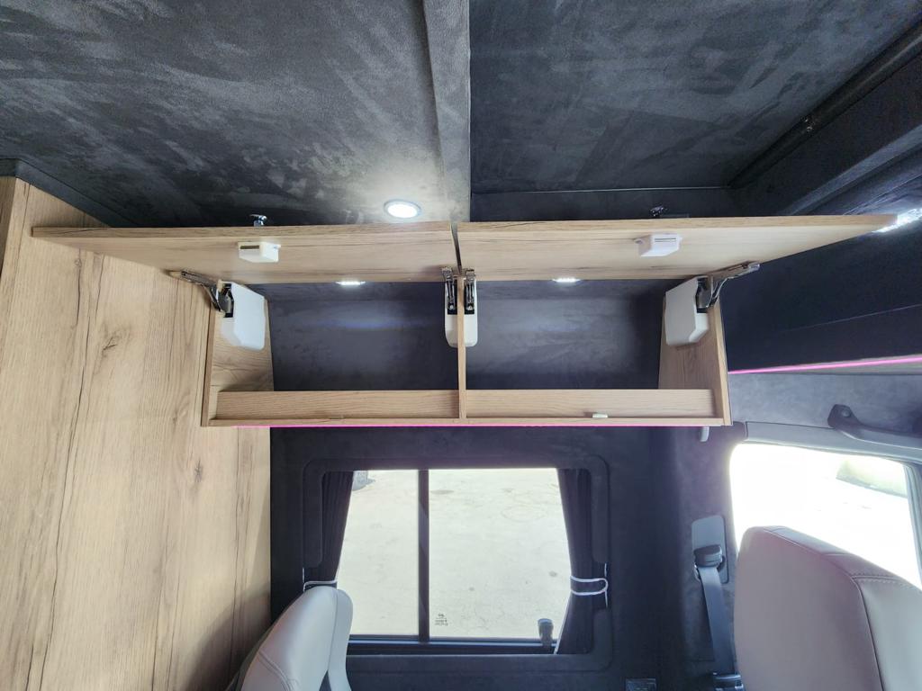 Mercedes-Benz Travel Camper B6 Armored Offroad All Terrain blindé - intérieur, détail du blindage 9