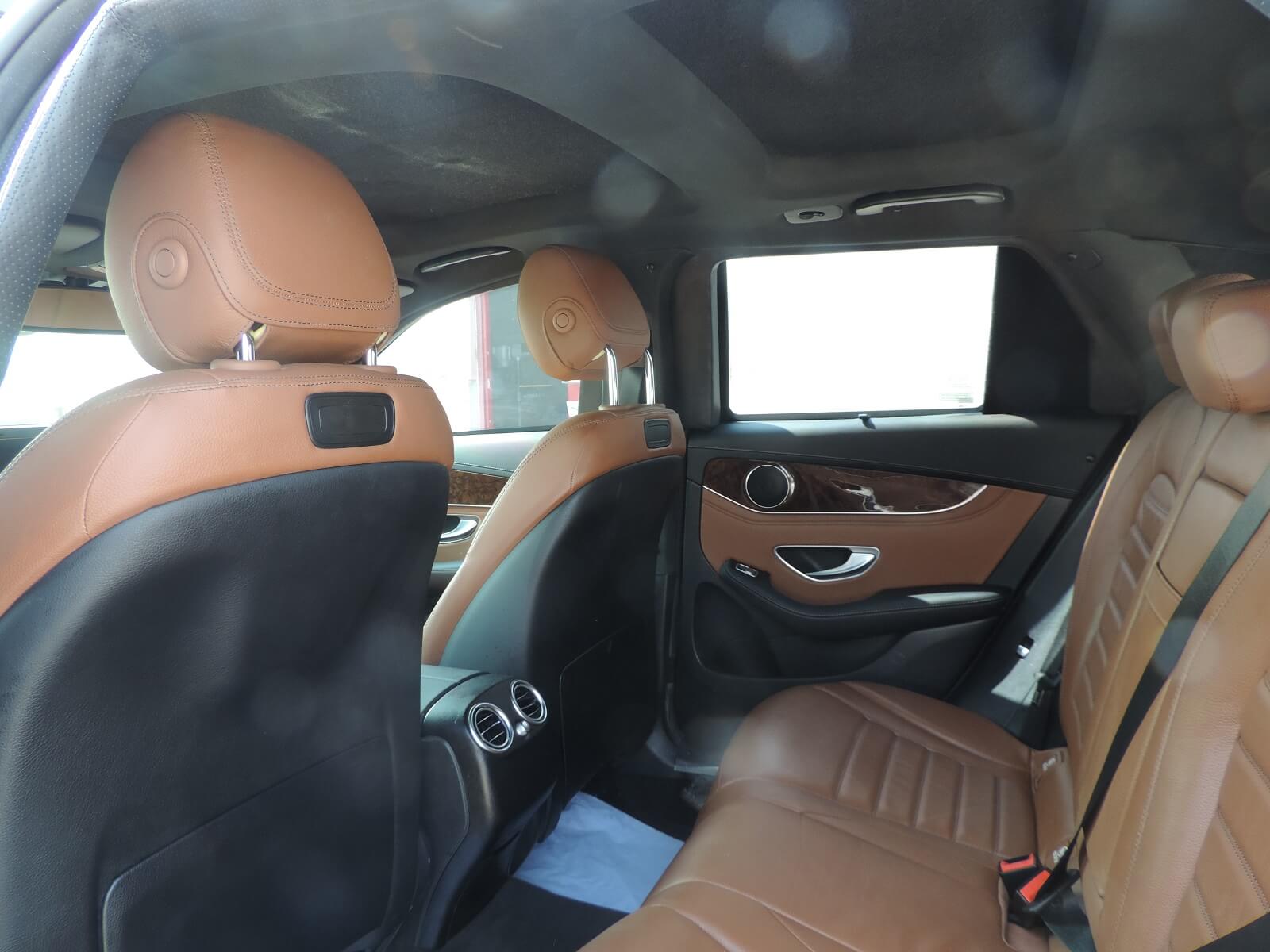 Mercedes-Benz GLC 250 سوداء مصفحة مع المقصورة الداخلية