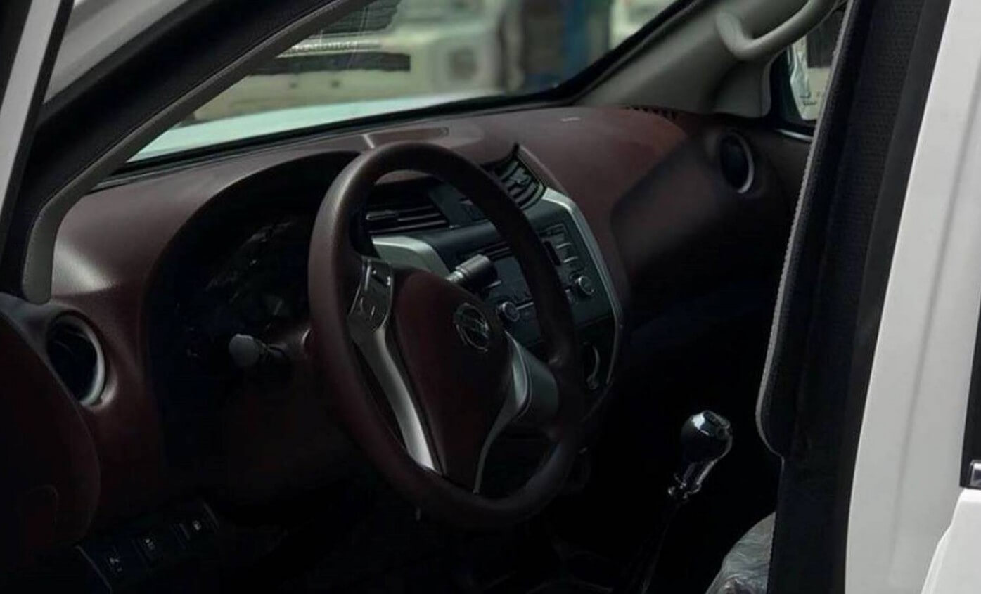 Nissan Navara مصفحة مع مقصورة القيادة