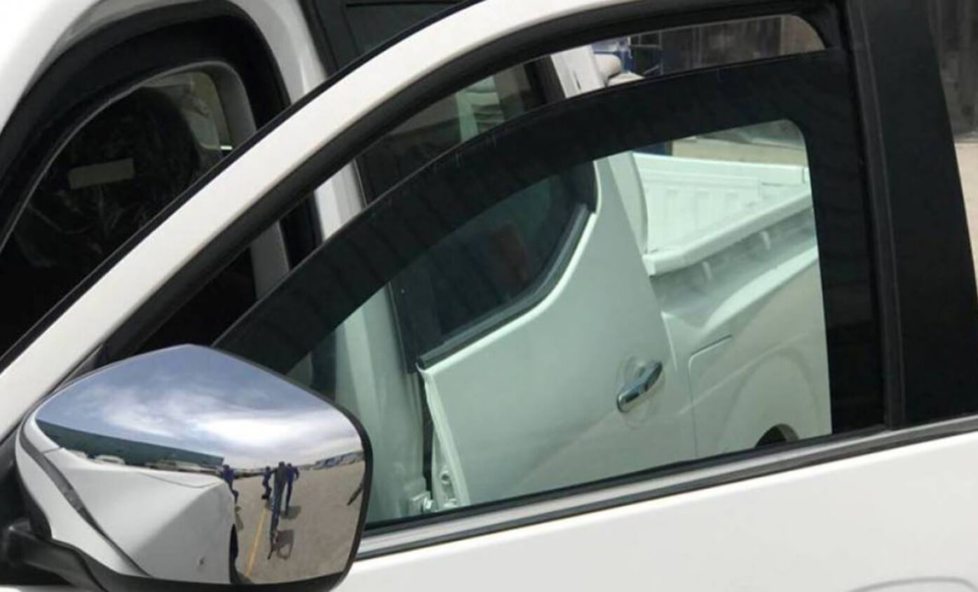 Nissan Navara blindé - vitrage balistique - vue détaillée du véhicule