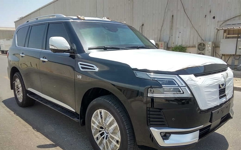 نيسان باترول ضمن فئة سيارات الدفع الرباعي - منظر أمامي