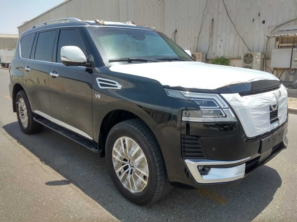 Nissan Patrouille blindé - vue avant, côté gauche, angle trois-quarts