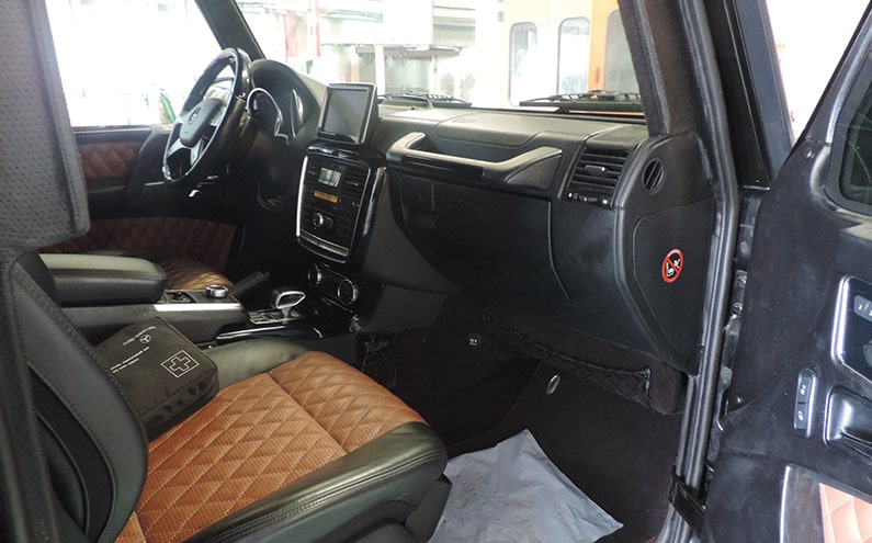 MERCEDES-BENZ AMG G63 BLACK Cockpit