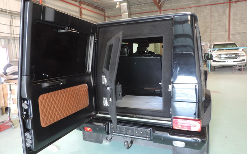 Mercedes-Benz G63 Brabus Black blindé - coffre ou compartiment arrière, détail du blindage 13