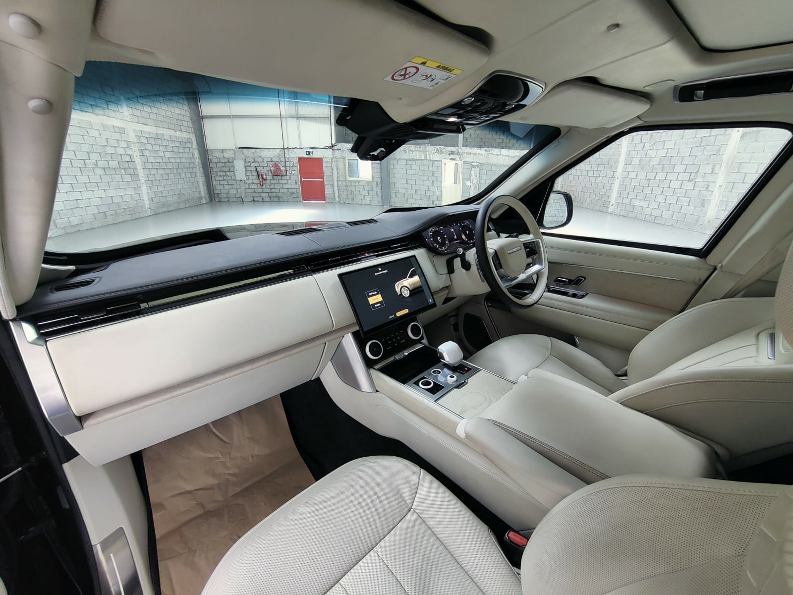 RANGE ROVER SV 4.4 L- BLACK - cockpit 2