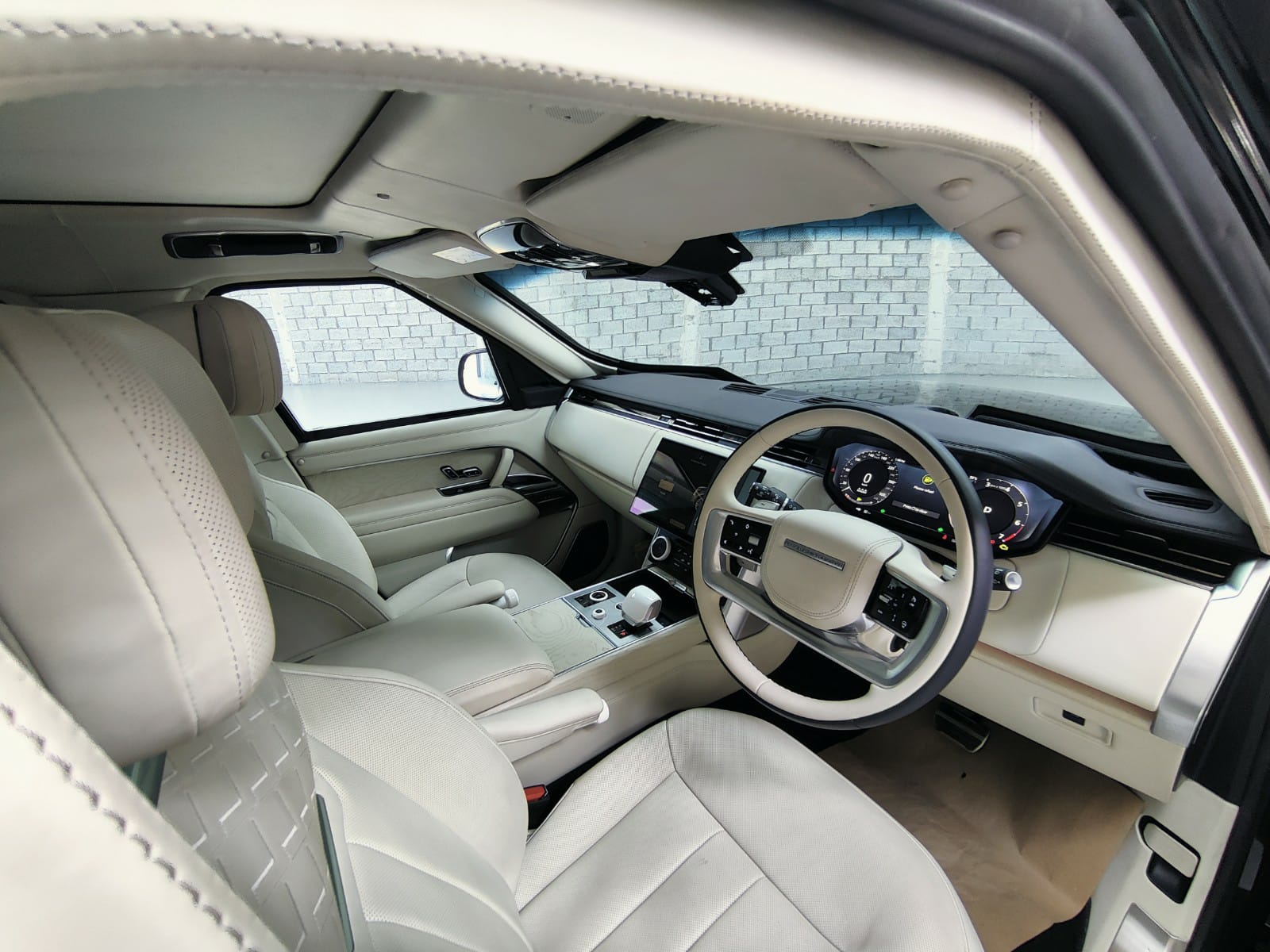 RANGE ROVER SV 4.4 L- BLACK - cockpit 3