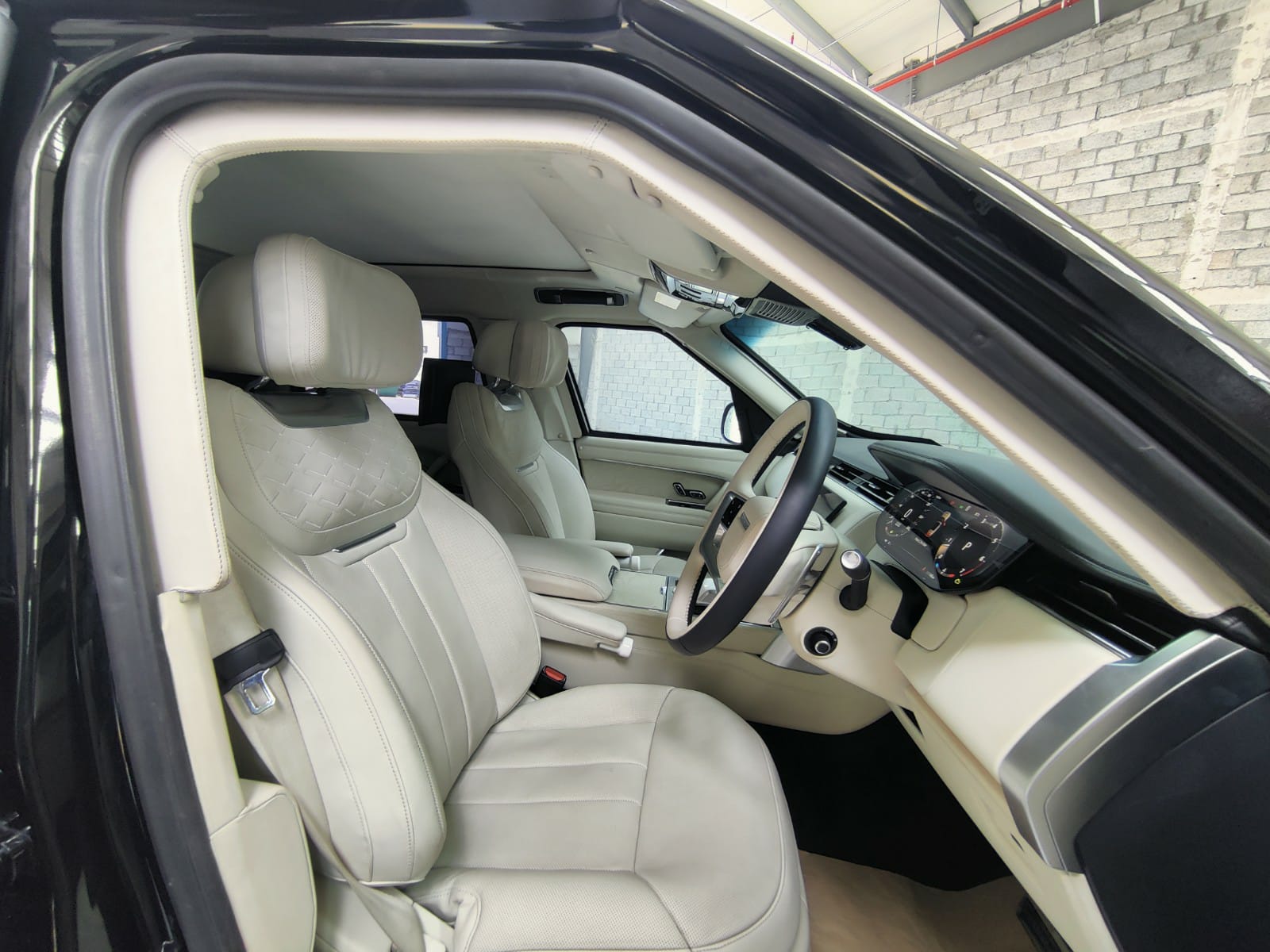 RANGE ROVER SV 4.4 L- BLACK - cockpit 4