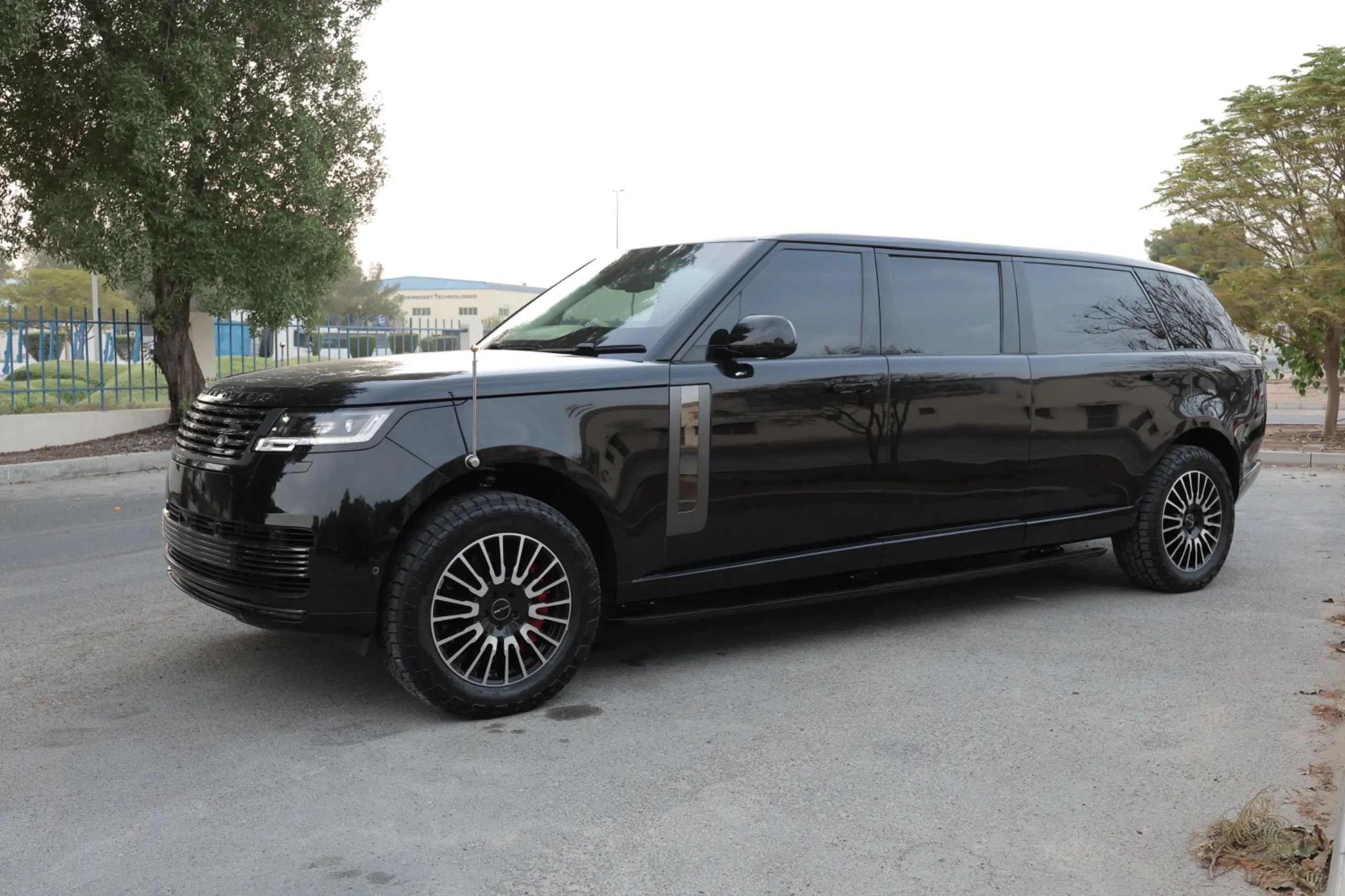 Range Rover 2024 Extended protected vehicle in front three-quarter view