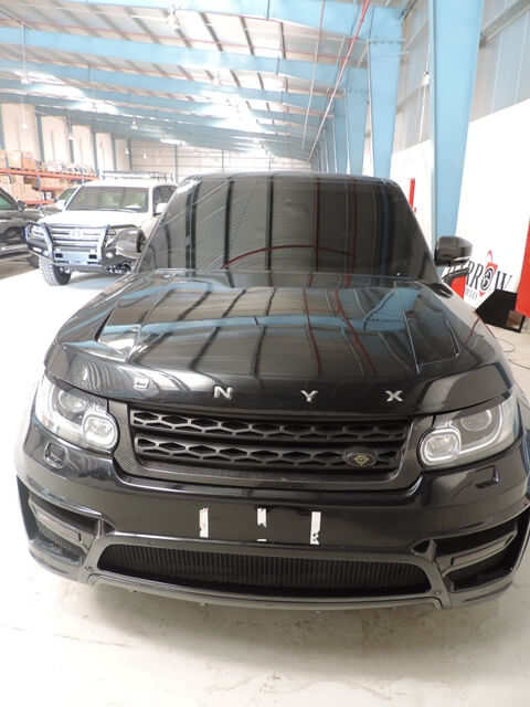 Range Rover Sport blindé - vue avant, configuration tactique