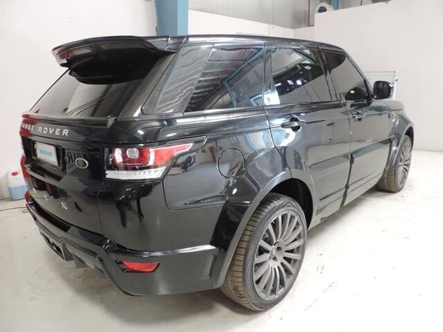 Range Rover Sport مصفحة من الجانب الأيمن