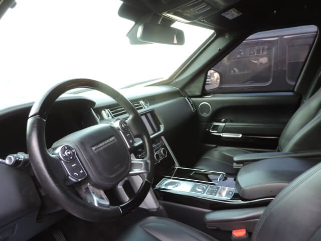 Range Rover Vogue blindé - vue extérieure détaillée 9