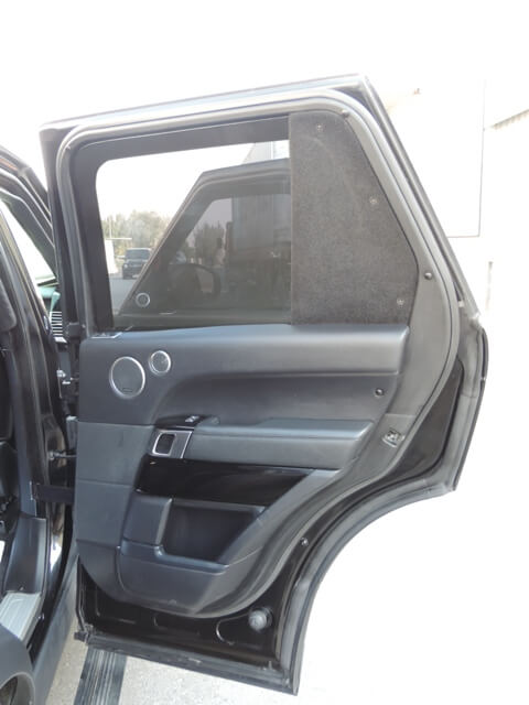 Range Rover Vogue blindé - porte ouverte, détail du blindage