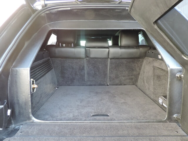 Range Rover Vogue armored luxury SUV trunk storage space