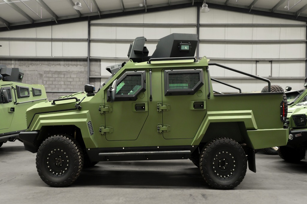 GER 1D MRAP مصفحة تكتيكية خضراء مع نوافذ محمية