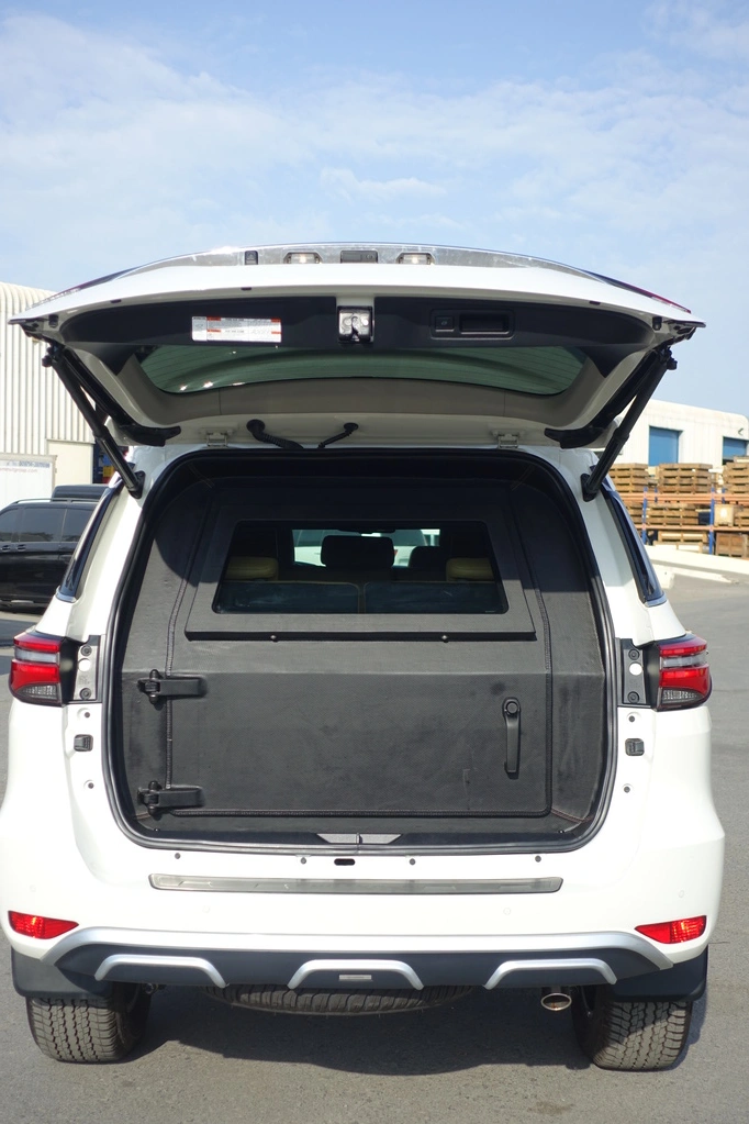 TOYOTA-FORTUNER-4.0L-WHITE-trunk-armored-door-closed
