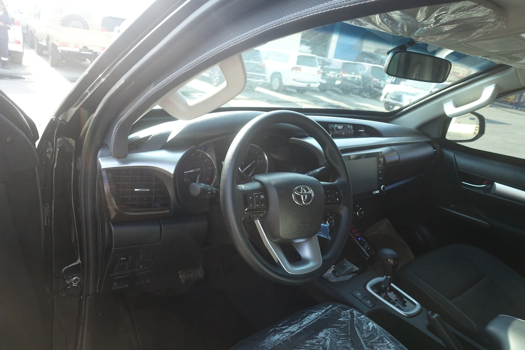 TOYOTA HILUX 4.0L ADVENTURE-BLACK - cockpit 3