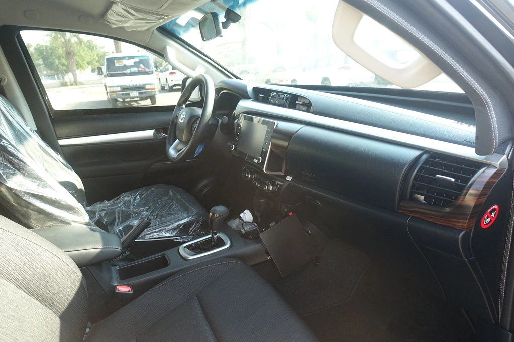 TOYOTA HILUX 4.0L ADVENTURE-BLACK - cockpit 4
