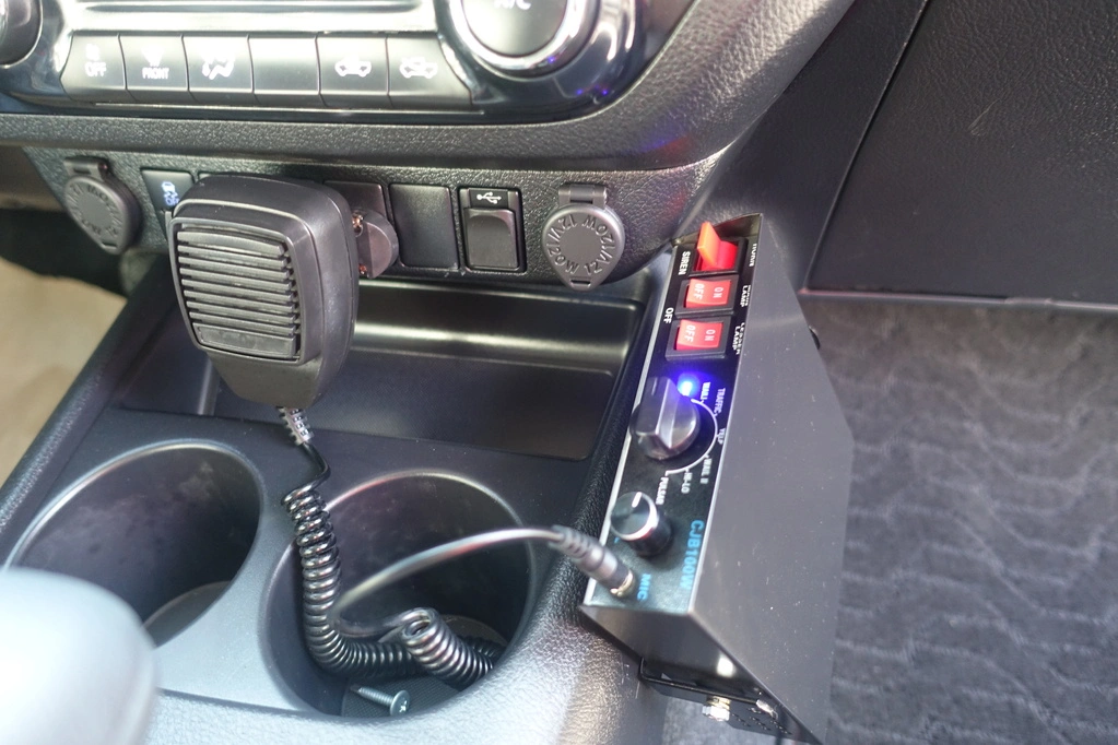 Toyota Hilux Adventure SR5 Black blindé - vue extérieure détaillée 6