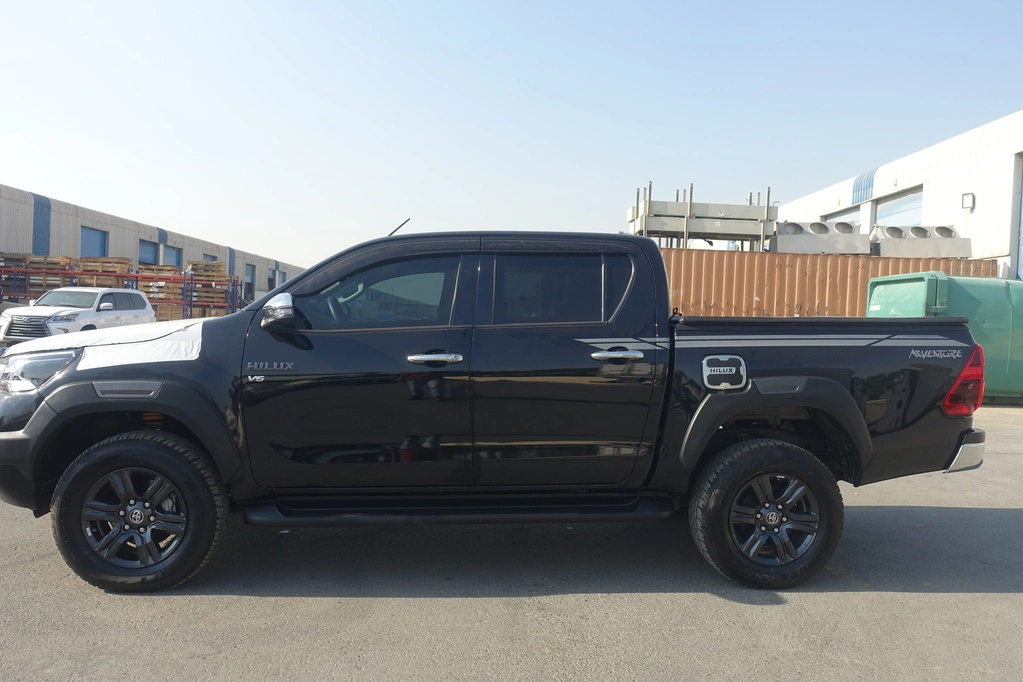 Toyota Hilux Adventure SR5 Black blindé - profil latéral, côté gauche, vue complète