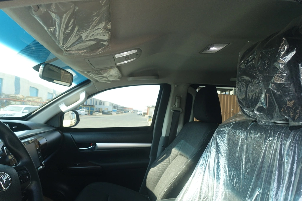 Toyota Hilux Adventure SR5 Black blindé - intérieur