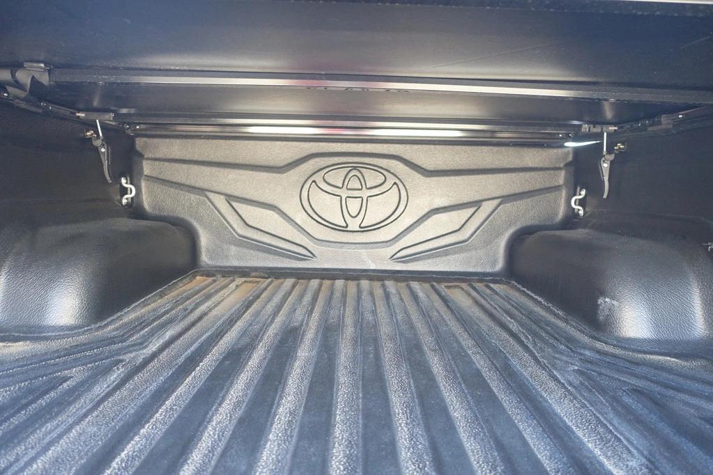 Toyota Hilux Adventure SR5 Black blindé - coffre ou compartiment arrière, configuration ambulance