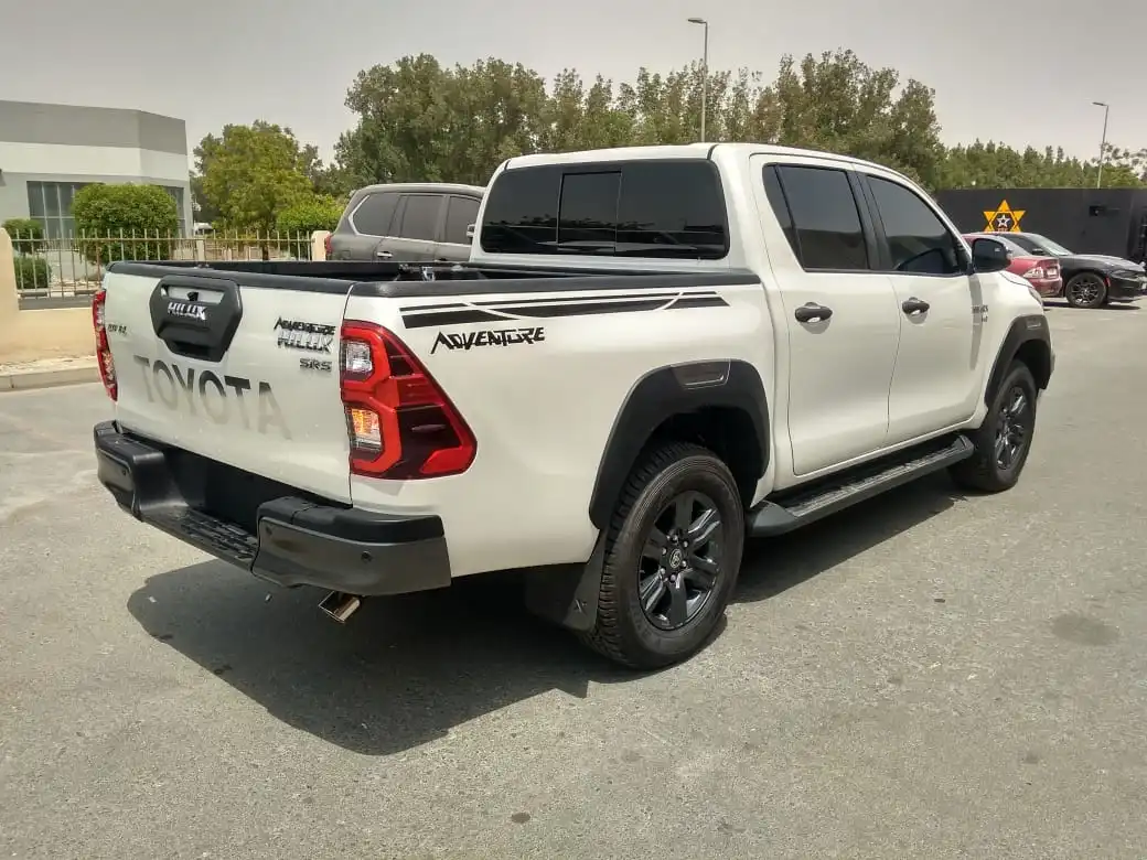 Toyota Hilux 2.7 Petrol BR6 blindé - vue arrière