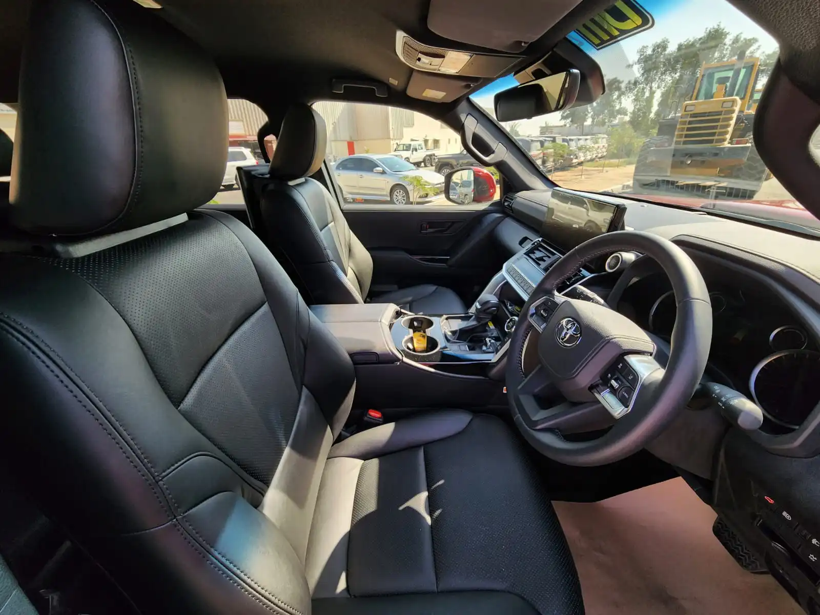 Toyota Land Cruiser 300 GXR Diesel 3.5 Twin Turbo blindé - intérieur