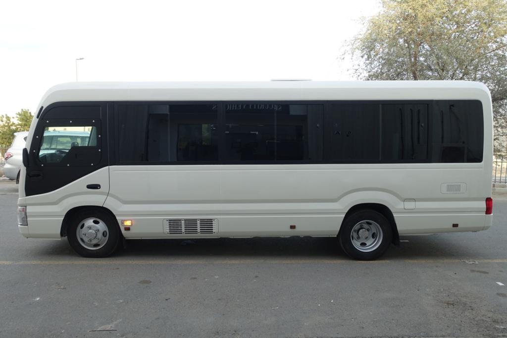 Toyota Coaster Bus BR6 مصفحة من الجانب الأيسر الكامل