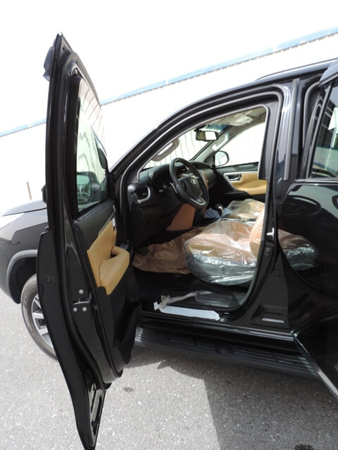 Toyota Fortuner blindé - sièges passagers, poste conducteur