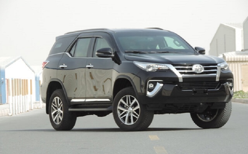 Toyota Fortuner Front MAIN
