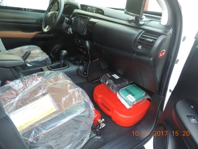 Toyota Hilux Cash Box blindé - intérieur, poste conducteur, configuration transport de fonds