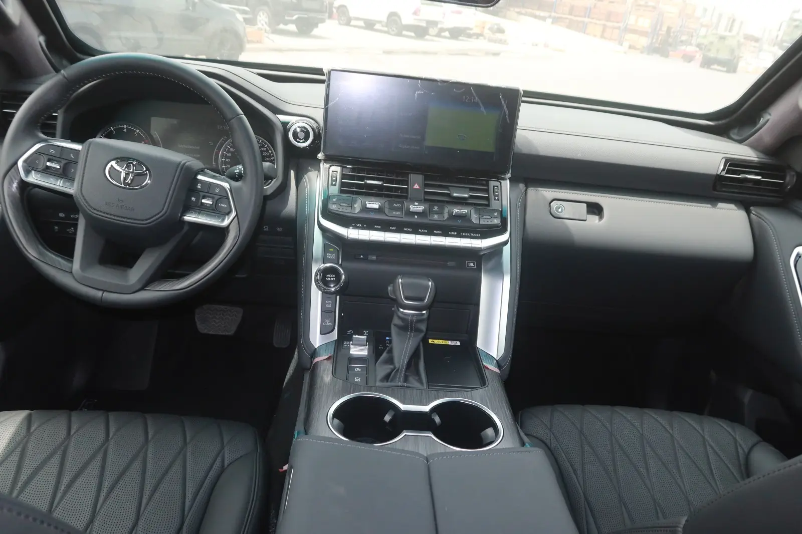 Toyota Land Cruiser VIP BR6 Cockpit Closer