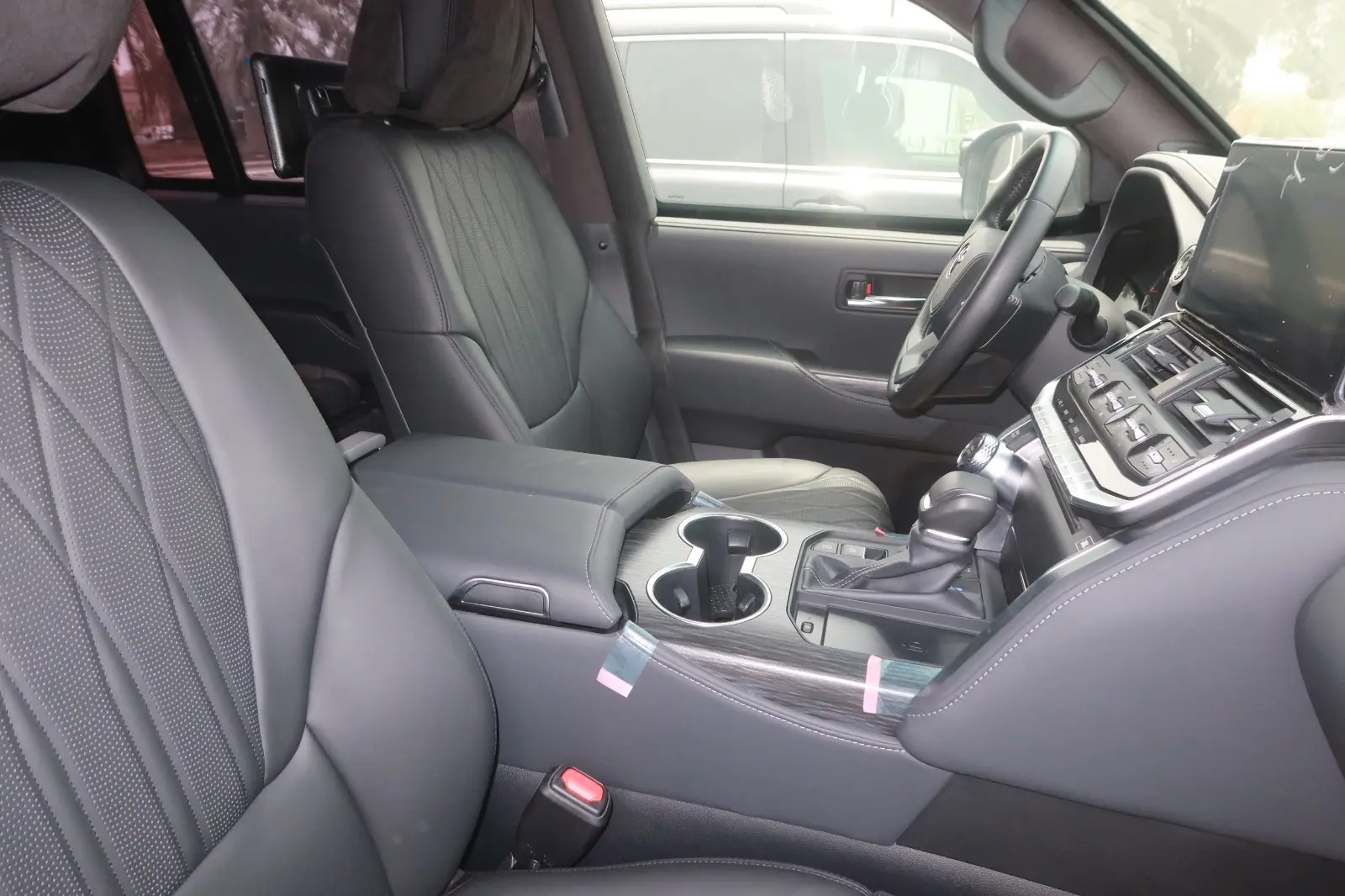 Toyota Land Cruiser VIP BR6 Interior View
