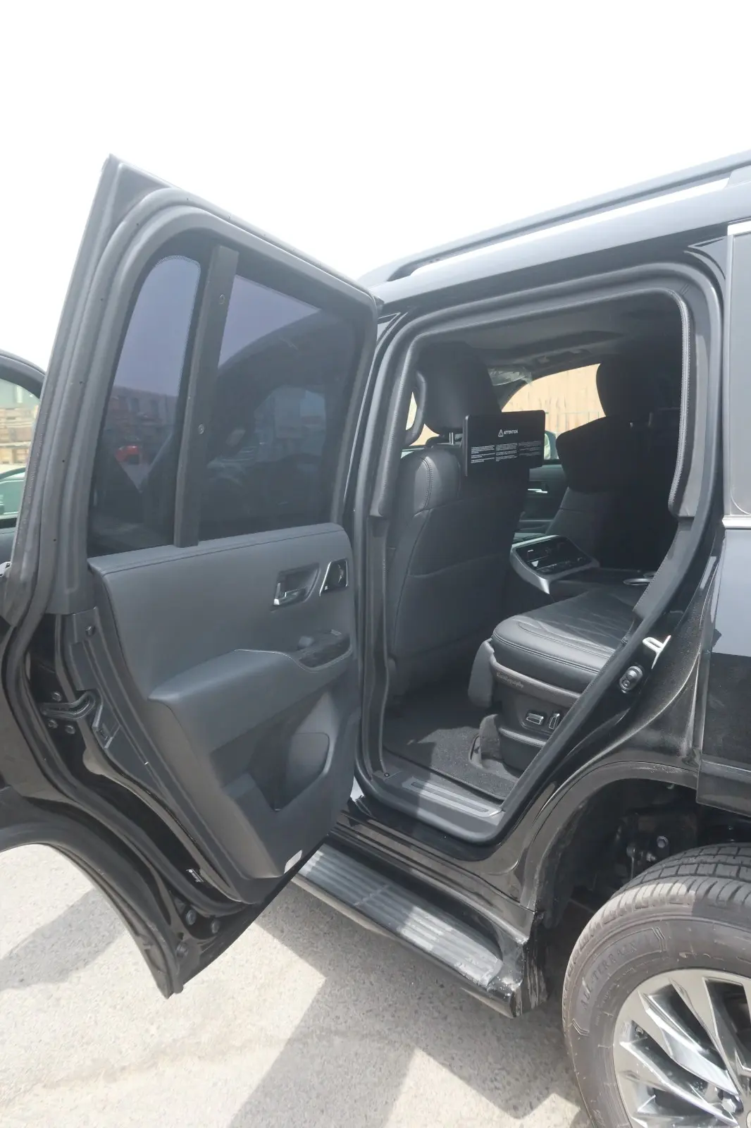 Toyota Land Cruiser VIP BR6 Left Side Door Open
