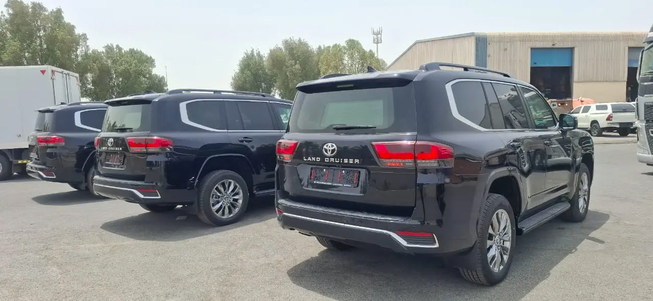 Toyota Land Cruiser VIP BR6 Three Vehicles Back View