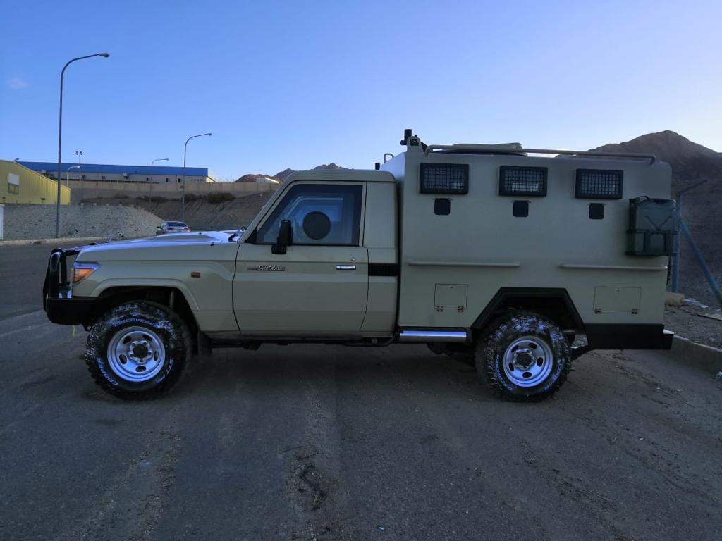 Toyota Troop Carrier LC79 - 8 Crew BR6 blindé - profil latéral, côté gauche, vue complète 11