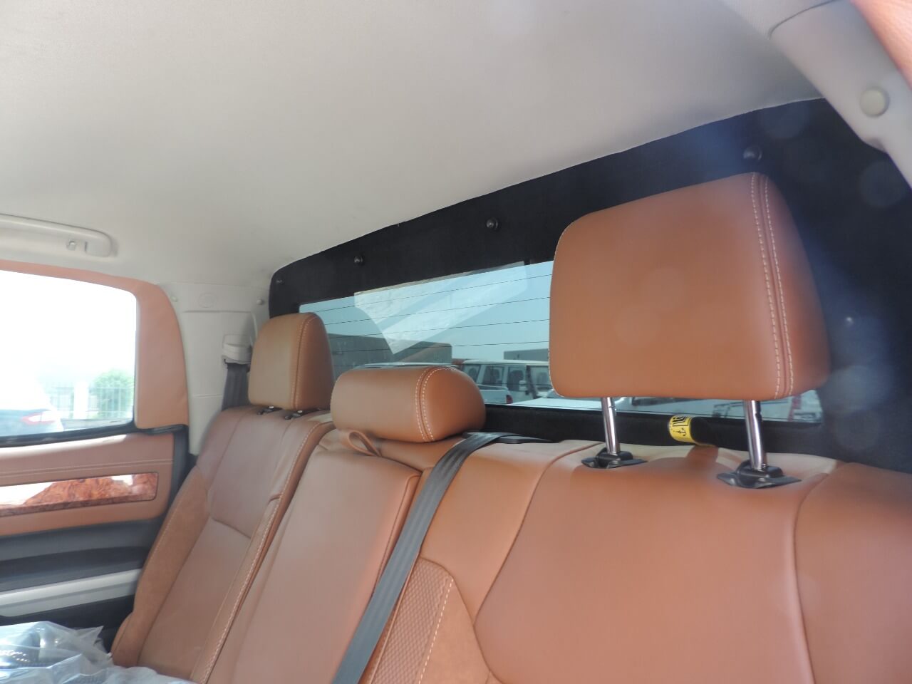 Toyota Tundra مصفحة مع مقاعد خلفية جلدية