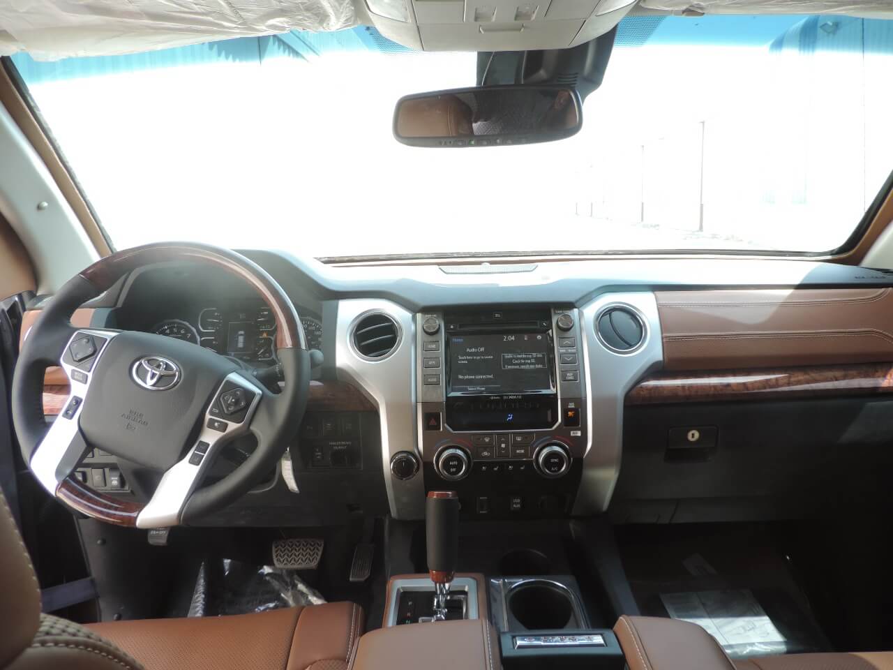 Toyota Tundra مصفحة مع لوحة القيادة