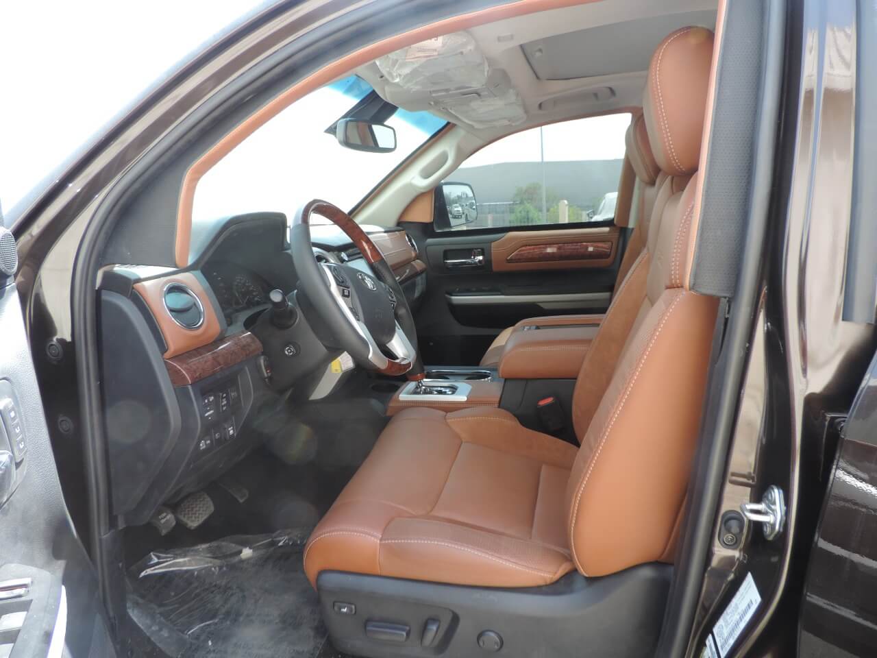 Toyota Tundra blindé - sièges passagers, poste conducteur