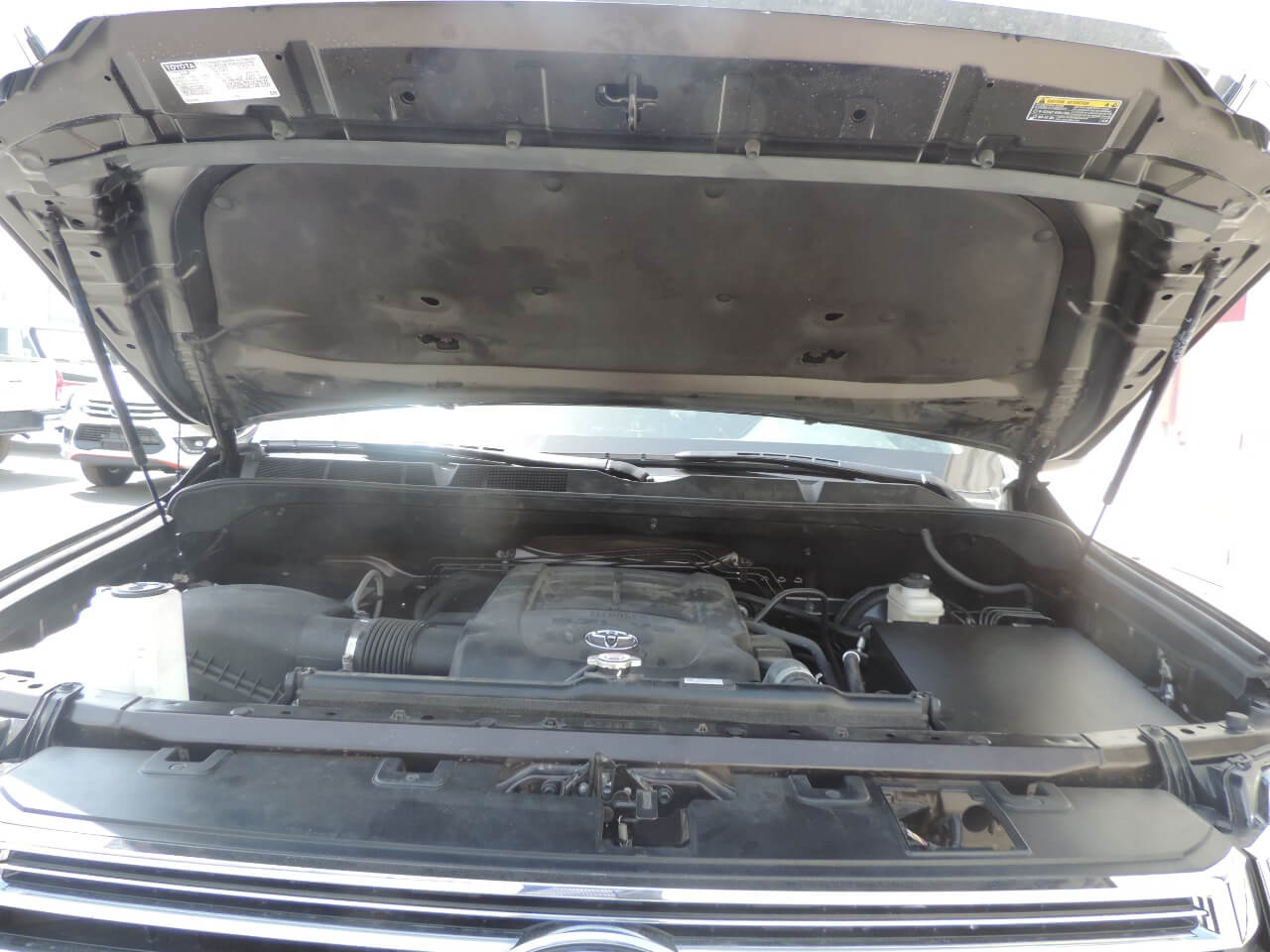 Toyota Tundra blindé - compartiment moteur