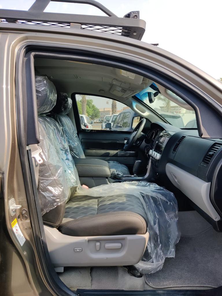 Toyota Tundra Off Road Edition Front Seats Side View