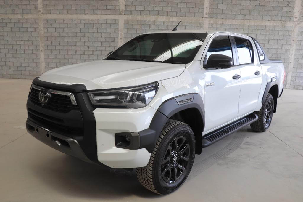 Toyota Hilux 2.7 Petrol BR6 in the Stock Vehicles category - armored vehicle view
