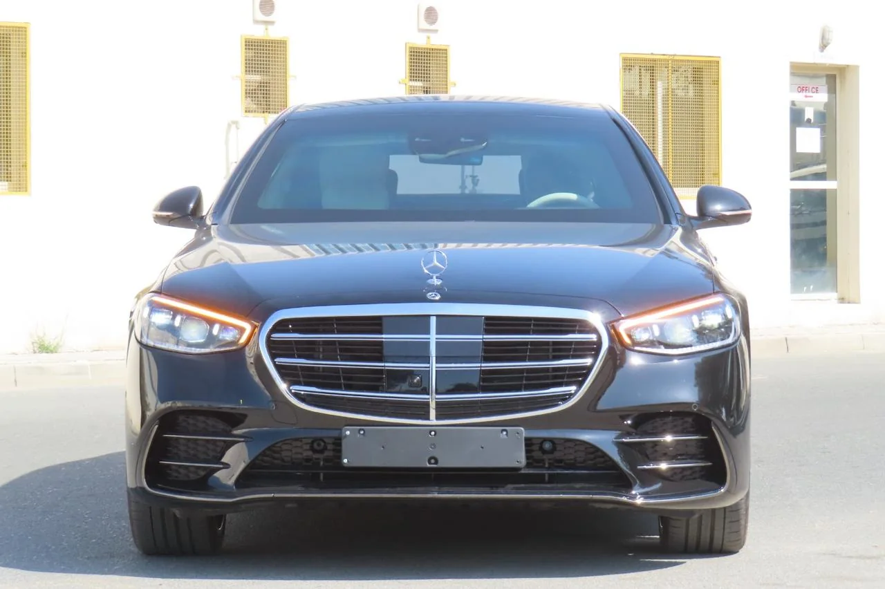Mercedes-Benz S500 armored luxury sedan front exterior daylight