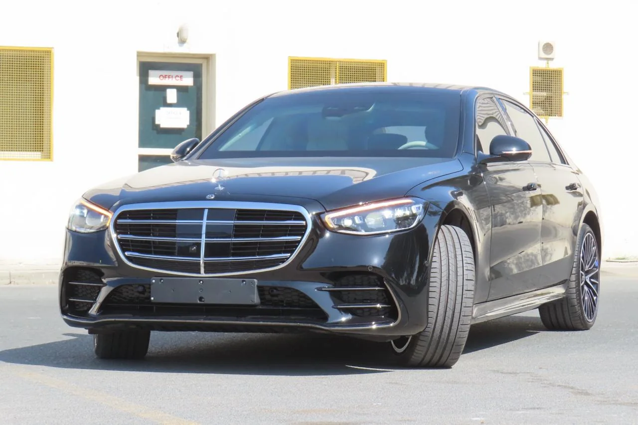 Mercedes-Benz S500 armored luxury sedan front three quarter daylight